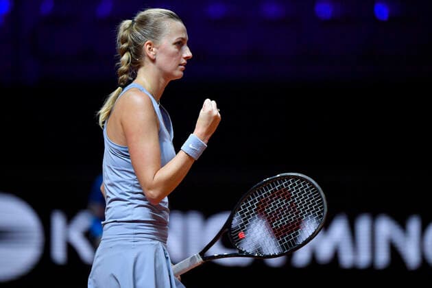Petra Kvitova (CZE) Aktion jubelt über Punktgewinn Viertelfinale Tennis Damen Porsche-Cup Porsche Tennis Grand Prix GP Stuttgart 2021 Porsche-Arena 23.04.2021 Porsche Tennis Grand Prix Stuttgart 2021