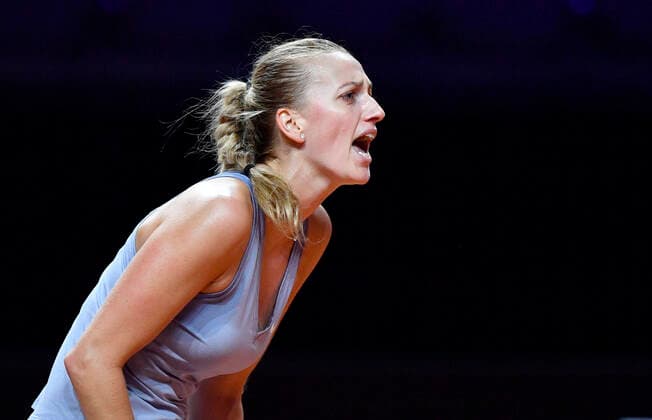 Petra Kvitova (CZE) sauer enttäuscht Viertelfinale Tennis Damen Porsche-Cup Porsche Tennis Grand Prix GP Stuttgart 2021 Porsche-Arena 23.04.2021 Porsche Tennis Grand Prix Stuttgart 2021