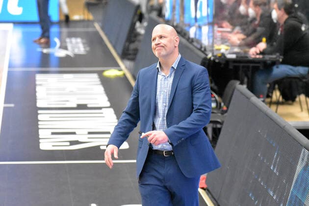Basketball I Herren I Saison 2020 2021 I easyCredit Bundesliga I 30. Spieltag I Hamburg Towers - s.Oliver Würzburg I 23.04.2021 Denis Wucherer (Würzburg, Head Coach) Hamburg edel-optics.de Arena, Kurt-Emmerich-Platz, Wilhelmsburger Inselpark Hamburg Deutschland Copyright: xLobeca RobertoxSeidelx