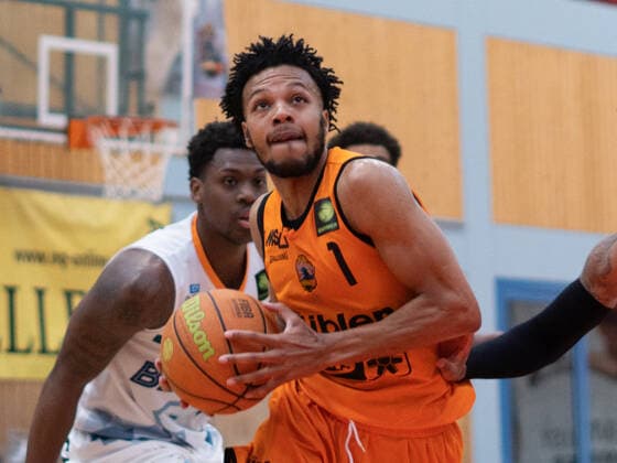 Nate Britt (Wiha Panthers Schwenningen 1) wiha Panthers Schwenningen vs. Eisbaeren Bremerhaven, Basketball, BARMER 2. BASKETBALL BUNDESLIGA, Playoff Gruppe 2, 3. Spieltag, 2020 2021, 23.04.2021, wiha Panthers Schwenningen vs. Eisbaeren Bremerhaven, Basketball, BARMER 2. BASKETBALL BUNDESLIGA, Playoff Gruppe, 3. Spieltag, 2020 2021, 23.04.2021, Villingen-Schwenningen Copyright: xMiclasxHaasis Eibner-Pressefotox EP_mhs