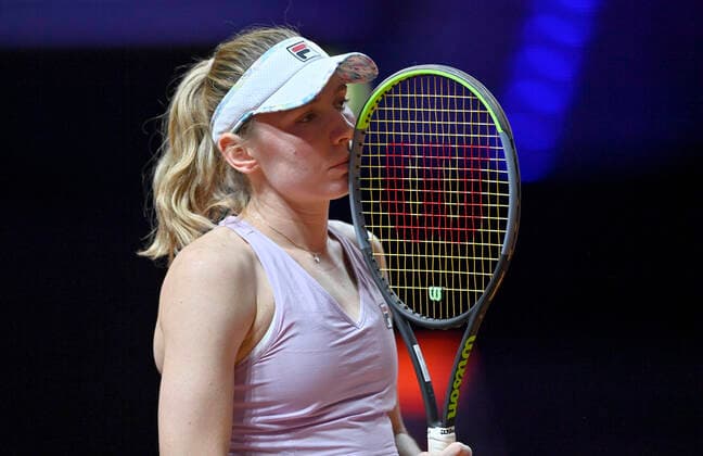Ekaterina Alexandrova (RUS) enttäuscht Gestik, Geste Viertelfinale Tennis Damen Porsche-Cup Porsche Tennis Grand Prix GP Stuttgart 2021 Porsche-Arena 23.04.2021 Porsche Tennis Grand Prix Stuttgart 2021