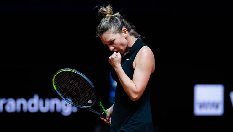 April 23, 2021, STUTTGART, GERMANY: Simona Halep of Romania in action during the quarter-final at the 2021 Porsche Tennis Grand Prix WTA, Tennis Damen 500 tournament against Ekaterina Alexandrova of Russia STUTTGART GERMANY - ZUMAa181 20210423_zaa_a181_104 Copyright: xRobxPrangex