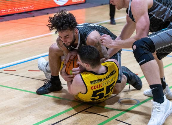 Karlo Miksic (Kirchheim Knights, 55), Jordan Geist (MLP Academics Heidelberg, 15)¨¨¨Kirchheim Knights vs. MLP Academics Heidelberg, 2. Basketball, Bundesliga, Pro A, Barmer 2 Basketball, Playoffs 3. Spieltag Gruppenphase, Spielzeit 2020 2021, 23.04.2021, ¨¨ Kirchheim Knights - MLP Academics Heidelberg, Basketball, 2. Bundesliga, Barmer 2 Basketball, Playoffs 3. Spieltag Gruppenphase, Spielzeit 2020 2021, 23.04.2021 Kirchheim unter Teck Copyright: xDennisxDuddek xEibnerxPressefotox EP_DDU