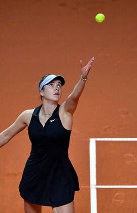 Elina Svitolina Jelina Switolina (UKR) Aktion Aufschlag Halbfinale Tennis Damen Porsche-Cup Porsche Tennis Grand Prix GP Stuttgart 2021 Porsche-Arena 24.04.2021 Porsche Tennis Grand Prix Stuttgart 2021