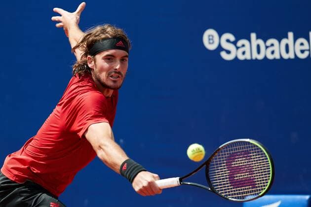 Greek tennis player Stefanos Tsitsipas in action against Italian tennis player Jannik Sinner during the Barcelona Open Banc Sabadell - Conde de Godo tournament semifinal match in Barcelona, Spain, 24 April 2021. Stefanos Tsitsipas vs Jannik Sinner !ACHTUNG: NUR REDAKTIONELLE NUTZUNG!  Copyright: xAlejandroxGarcíax GRAF1467 20210424-637548771703136533