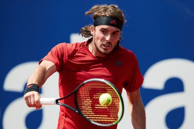 Greek tennis player Stefanos Tsitsipas in action against Italian tennis player Jannik Sinner during the Barcelona Open Banc Sabadell - Conde de Godo tournament semifinal match in Barcelona, Spain, 24 April 2021. Stefanos Tsitsipas vs Jannik Sinner !ACHTUNG: NUR REDAKTIONELLE NUTZUNG!  Copyright: xAlejandroxGarcíax GRAF1469 20210424-637548771719386539