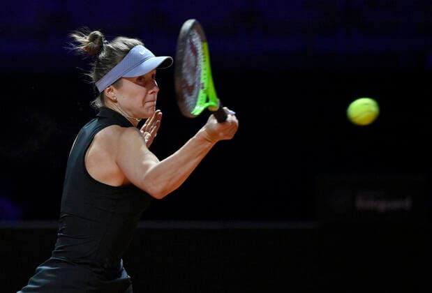 Elina Svitolina Jelina Switolina (UKR) Aktion Halbfinale Tennis Damen Porsche-Cup Porsche Tennis Grand Prix GP Stuttgart 2021 Porsche-Arena 24.04.2021 Porsche Tennis Grand Prix Stuttgart 2021