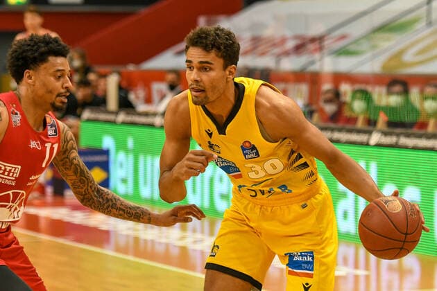 Diante Garrett, Oscar Da Silva 30. Spieltag, Basketball Bundesliga, Basketball Saison 2020 2021, Deutschland, easyCredit BBL, Germany, Giessen 46ers, giessen rot, Herren, Jobstairs GIESSEN 46ers - MHP Riesen Ludwigsburg, Männer, Ludwigsburg in gelb