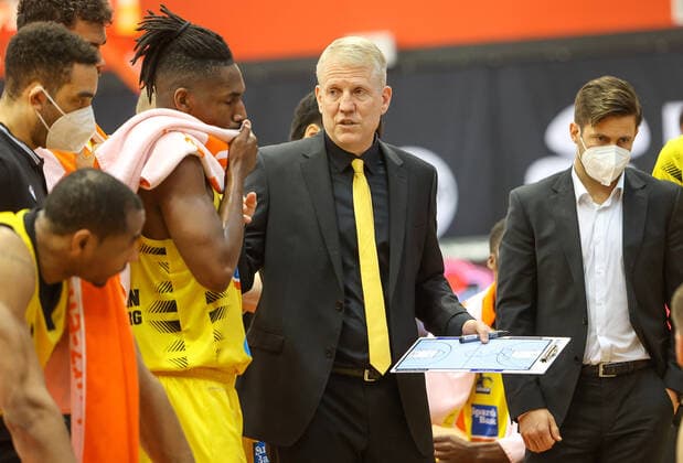 Patrick John, Trainer Ludwigsburg, JobStairs GIESSEN 46ers vs, MHP Riesen Ludwigsburg, Basketball, Basketball Bundesliga, 30. Spieltag, 24.04.2021, JobStairs GIESSEN 46ers vs, MHP Riesen Ludwigsburg, Basketball, Basketball Bundesliga, 30. Spieltag, 24.04.2021, Foto: EIBNER Joerg Niebergall Giessen Copyright: xJoergxNiebergall Eibner-Pressefox EP_JNL