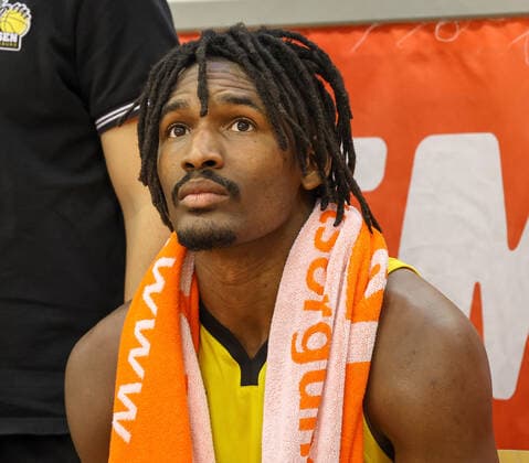 Jaleen Smith (Ludwigsburg 3) verletzte sich am Fuss, JobStairs GIESSEN 46ers vs, MHP Riesen Ludwigsburg, Basketball, Basketball Bundesliga, 30. Spieltag, 24.04.2021, JobStairs GIESSEN 46ers vs, MHP Riesen Ludwigsburg, Basketball, Basketball Bundesliga, 30. Spieltag, 24.04.2021, Foto: EIBNER Joerg Niebergall Giessen Copyright: xJoergxNiebergall Eibner-Pressefox EP_JNL