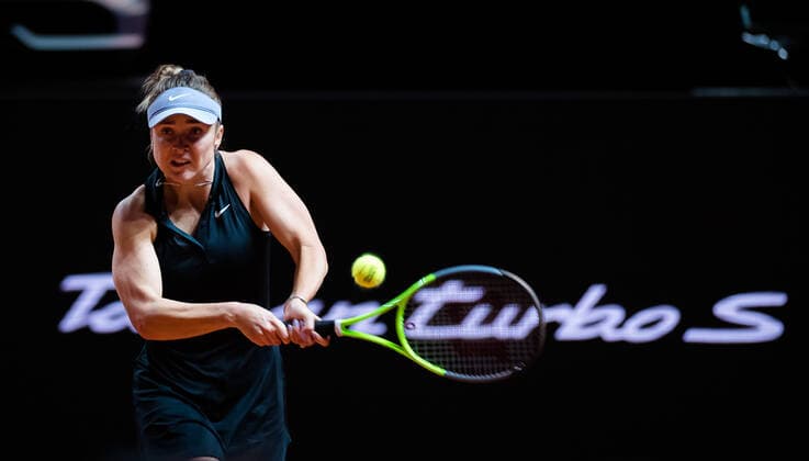 April 24, 2021, Stuttgart, Germany: Elina Svitolina of the Ukraine in action during the semi-final of the 2021 Porsche Tennis Grand Prix WTA, Tennis Damen 500 tournament against Ashleigh Barty of Australia Stuttgart Germany - ZUMAa181 20210424_zaa_a181_260 Copyright: xRobxPrangex