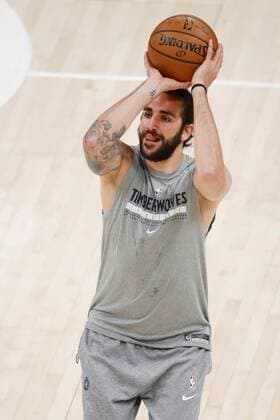 Minnesota Timberwolves guard Ricky Rubio (9) warms ups, before an NBA, Basketball Herren, USA game between Utah Jazz and Minnesota Timberwolves , in Vivint Smart Home Arena in Salt Lake City, Utah, USA, 24 April 2021. Utah Jazz vs. Minnesota Timberwolves !ACHTUNG: NUR REDAKTIONELLE NUTZUNG!  Copyright: xGEORGExFREYx AME2394 20210425-637549161380913108