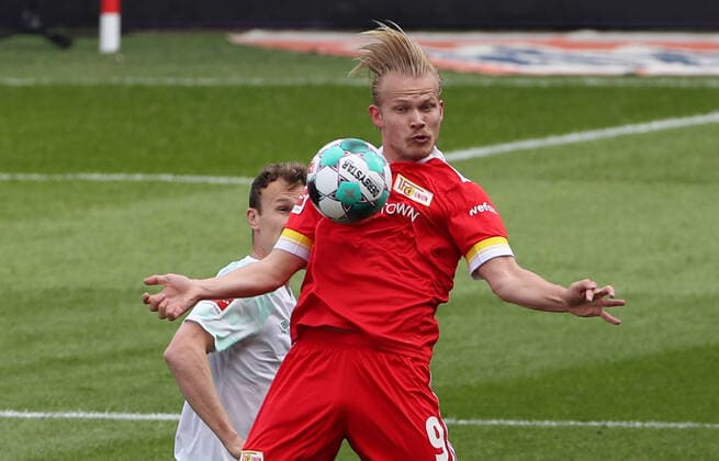 Joel Pohjanpalo Aktion Oberkoerper Oberkörper Fußball Fussball DFL Bundesliga Herren Saison 2020 2021 24.04.2021 1.FC Union Berlin FCU vs. SV Werder Bremen SVW Geisterspiel wegen Corona Covid 19 DFL regulations prohibit any use of photographs as image sequences and or quasi-video. *** Joel Pohjanpalo action upper body upper body sports football soccer DFL Bundesliga men season 2020 2021 24 04 2021 1 FC Union Berlin FCU vs SV Werder Bremen SVW Geisterspiel wegen Corona Covid 19 DFL regulations prohibit any use of photographs as image sequences and or quasi video