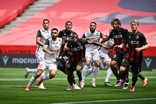 10 GAETAN LABORDE (MHSC) - 13 HASSANE KAMARA (NICE) - 09 KASPER DOLBERG (NICE) FOOTBALL : Nice vs Montpellier - Ligue 1 Uber Eats - 25 04 2021 FEP Panoramic 