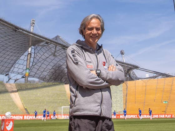 Tuerkguecue - Trainer Serdar DAYAT. Fussball, Tuerkguecue - Uerdingen 0:2, 3.Liga, Saison 2020-2021, am 24.4.2021 in Muenchen, O L Y M P I A S T A D I O N, Deutschland. Quelle Copyright Credit : Oryk HAIST