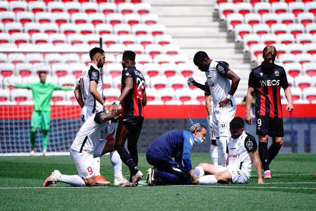 Blessure - Gaetan Laborde (Montpellier FC) FOOTBALL : OGC Nice vs Montpellier - Ligue 1 Uber Eats - Nice - 25 04 2021 NorbertScanella PanoramiC 