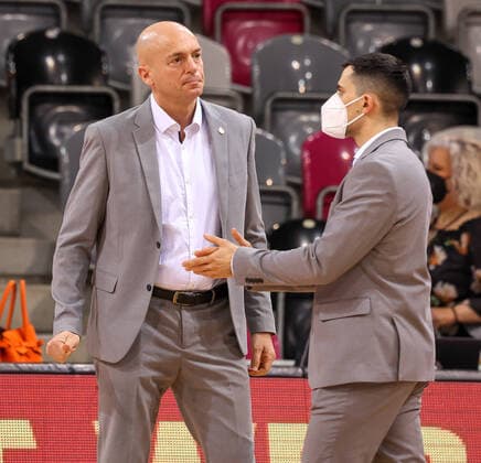 Pastore Rodrigo, Trainer Chemnitz, Telekom Baskets Bonn vs. Niners Chemnitz, Basketball, 1. Easy Credit- Bundesliga, 30. Spieltag, 25.04.2021, Telekom Baskets Bonn vs. Niners Chemnitz, Basketball, 1. Easy Credit- Bundesliga, 30. Spieltag, 25.04.2021, Foto: EIBNER Joerg Niebergall Bonn Copyright: xJoergxNiebergall Eibner-Pressefox EP_JNL