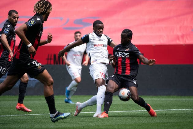 Stephy Mavididi (Montpellier FC) - Jordan Lotomba (OGC Nice) FOOTBALL : OGC Nice vs Montpellier - Ligue 1 Uber Eats - Nice - 25 04 2021 NorbertScanella PanoramiC 