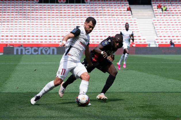 Teji Savanier (Montpellier FC) - Hassane Kamara (OGC Nice) FOOTBALL : OGC Nice vs Montpellier - Ligue 1 Uber Eats - Nice - 25 04 2021 NorbertScanella PanoramiC 