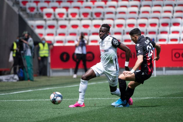 Junior Samba (Montpellier FC) - Youcef Atal (OGC Nice) FOOTBALL : OGC Nice vs Montpellier - Ligue 1 Uber Eats - Nice - 25 04 2021 NorbertScanella PanoramiC 