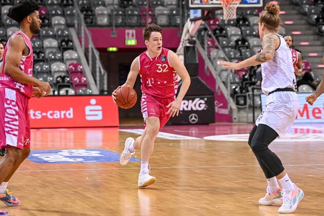 easyCredit BBL, Telekom Baskets Bonn vs. NINERS Chemnitz, 25.04.2021 Simonas Lukosius (Telekom Baskets Bonn 32), easyCredit BBL, Telekom Baskets Bonn vs. NINERS Chemnitz am 25.04.2021 im Telekom Dome Bonn, Bonn (Nordrhein-Westfalen) Copyright: xBEAUTIFULxSPORTS Mueller-Laschetx