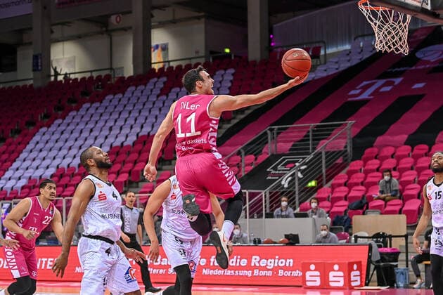 easyCredit BBL, Telekom Baskets Bonn vs. NINERS Chemnitz, 25.04.2021 Anthony DiLeo (Telekom Baskets Bonn 11), easyCredit BBL, Telekom Baskets Bonn vs. NINERS Chemnitz am 25.04.2021 im Telekom Dome Bonn, Bonn (Nordrhein-Westfalen) Copyright: xBEAUTIFULxSPORTS Mueller-Laschetx