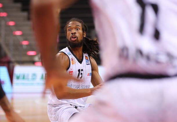 Bonn, Deutschland, 25.04.2021, Telekom Dome, Basketball, BBL, Telekom Baskets Bonn vs Niners Chemnitz: Marcus Thornton (Chemnitz) (