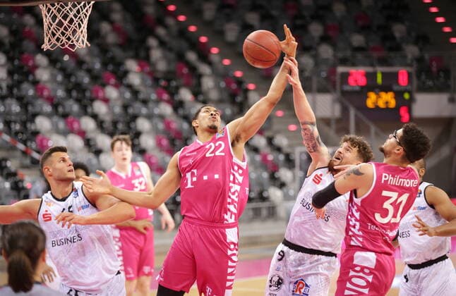 Gabriel de Oliveira Telekom Baskets Bonn vs. NINERS Chemnitz easyCredit BBL 1. Bundesliga , Saison 2020 2021 , 30. Spieltag