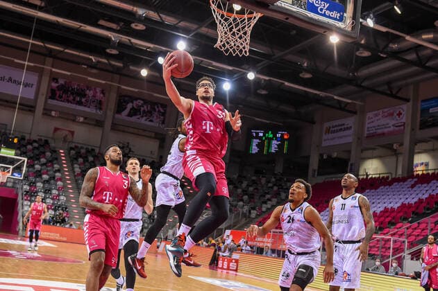 easyCredit BBL, Telekom Baskets Bonn vs. NINERS Chemnitz, 25.04.2021 Isaiah Philmore (Telekom Baskets Bonn 31), easyCredit BBL, Telekom Baskets Bonn vs. NINERS Chemnitz am 25.04.2021 im Telekom Dome Bonn, Bonn (Nordrhein-Westfalen) Copyright: xBEAUTIFULxSPORTS Mueller-Laschetx