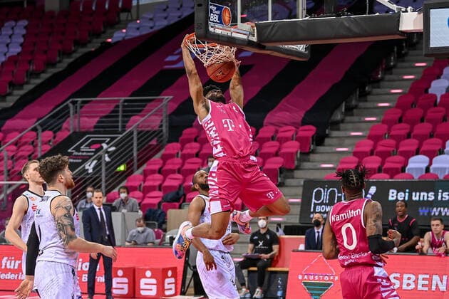 easyCredit BBL, Telekom Baskets Bonn vs. NINERS Chemnitz, 25.04.2021 Jalen Hudson (Telekom Baskets Bonn 6), easyCredit BBL, Telekom Baskets Bonn vs. NINERS Chemnitz am 25.04.2021 im Telekom Dome Bonn, Bonn (Nordrhein-Westfalen) Copyright: xBEAUTIFULxSPORTS Mueller-Laschetx