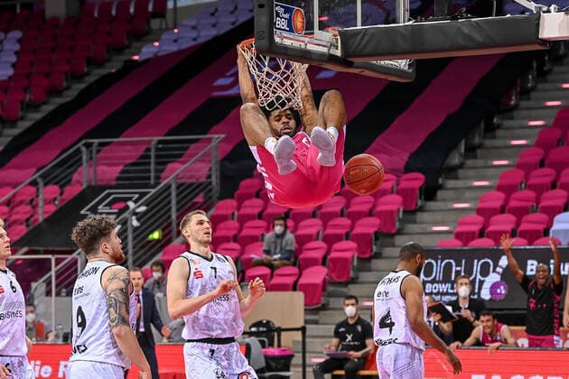 easyCredit BBL, Telekom Baskets Bonn vs. NINERS Chemnitz, 25.04.2021 Jalen Hudson (Telekom Baskets Bonn 6), easyCredit BBL, Telekom Baskets Bonn vs. NINERS Chemnitz am 25.04.2021 im Telekom Dome Bonn, Bonn (Nordrhein-Westfalen) Copyright: xBEAUTIFULxSPORTS Mueller-Laschetx