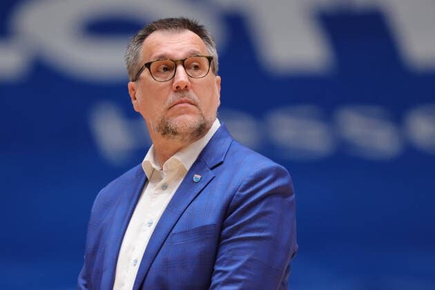 Fraport Skyliners - Mitteldeutscher BC, easyCredit BBL Head Coach Silvano Poropat (Mitteldeutscher BC). Basketball-Spiel der easyCredit BBL zwischen den Fraport Skyliners und Mitteldeutscher BC am 25. April 2021 in der Fraport-Arena in Frankfurt am Main., Frankfurt am Main Hessen Deutschland Fraport-Arena