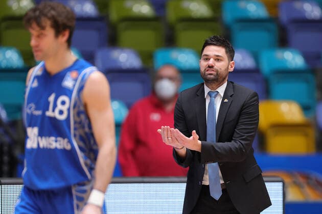 Fraport Skyliners - Mitteldeutscher BC, easyCredit BBL Trainer Sebastian Gleim (Fraport Skyliners). Basketball-Spiel der easyCredit BBL zwischen den Fraport Skyliners und Mitteldeutscher BC am 25. April 2021 in der Fraport-Arena in Frankfurt am Main., Frankfurt am Main Hessen Deutschland Fraport-Arena