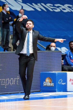 25.04.2021, xovx, Basketball BBL, Frankfurt Skyliners - Mitteldeutscher Basketball Club Trainer Sebastian Gleim (Fraport Skyliners Frankfurt) emspor Frankfurt
