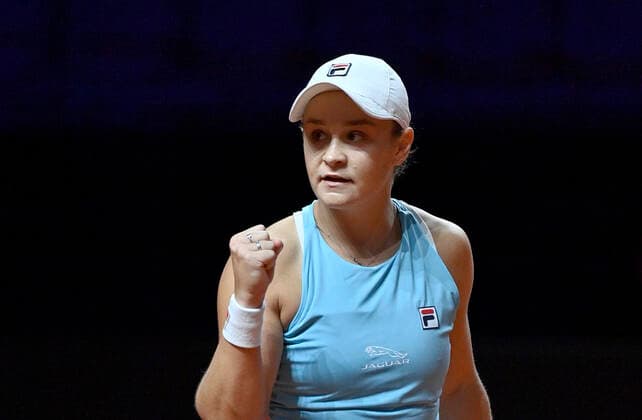 Ashleigh Barty (AUS) jubelt nach Matchgewinn Finale Tennis Damen Porsche-Cup Porsche Tennis Grand Prix GP Stuttgart 2021 Porsche-Arena 25.04.2021 Porsche Tennis Grand Prix Stuttgart 2021