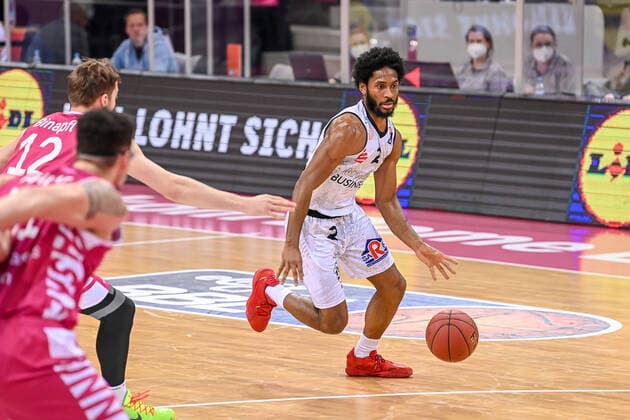 easyCredit BBL, Telekom Baskets Bonn vs. NINERS Chemnitz, 25.04.2021 Terrell Harris (NINERS Chemnitz 2), easyCredit BBL, Telekom Baskets Bonn vs. NINERS Chemnitz am 25.04.2021 im Telekom Dome Bonn, Bonn (Nordrhein-Westfalen) Copyright: xBEAUTIFULxSPORTS Mueller-Laschetx