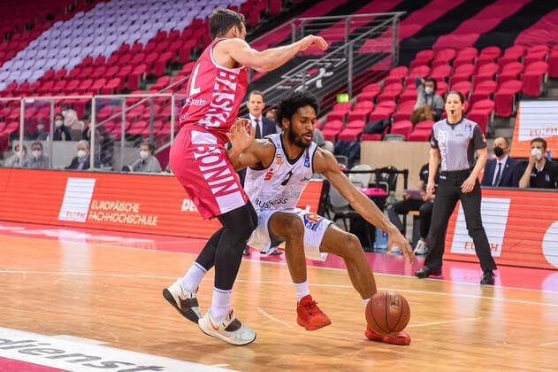 easyCredit BBL, Telekom Baskets Bonn vs. NINERS Chemnitz, 25.04.2021 Terrell Harris (NINERS Chemnitz 2), easyCredit BBL, Telekom Baskets Bonn vs. NINERS Chemnitz am 25.04.2021 im Telekom Dome Bonn, Bonn (Nordrhein-Westfalen) Copyright: xBEAUTIFULxSPORTS Mueller-Laschetx