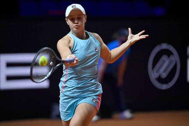 Ashleigh Barty (AUS) Aktion Finale Tennis Damen Porsche-Cup Porsche Tennis Grand Prix GP Stuttgart 2021 Porsche-Arena 25.04.2021 Porsche Tennis Grand Prix Stuttgart 2021