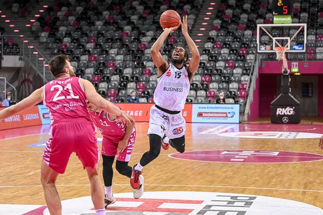 easyCredit BBL, Telekom Baskets Bonn vs. NINERS Chemnitz, 25.04.2021 Marcus Thornton (NINERS Chemnitz 15), easyCredit BBL, Telekom Baskets Bonn vs. NINERS Chemnitz am 25.04.2021 im Telekom Dome Bonn, Bonn (Nordrhein-Westfalen) Copyright: xBEAUTIFULxSPORTS Mueller-Laschetx