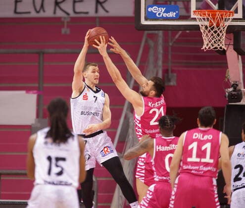 Telekom Baskets Bonn vs. Jonas Richter NINERS Chemnitz easyCredit BBL 1. Bundesliga , Saison 2020 2021 , 30. Spieltag