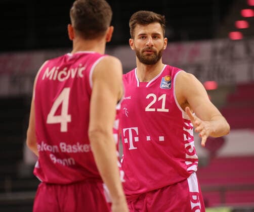 Bonn, Deutschland, 25.04.2021, Telekom Dome, Basketball, BBL, Telekom Baskets Bonn vs Niners Chemnitz: Leon Kratzer (Bonn) (