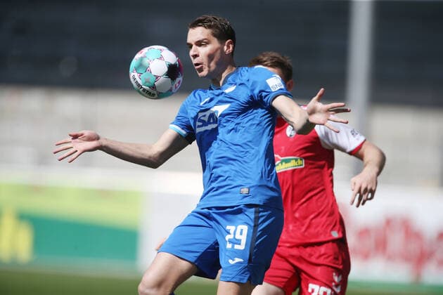 Robert Skov (Hoffenh) . Fussball: 1. Bundelsiga : Saison 20 21: SC Freiburg-TSG Hoffenheim, 24.04.2021. *** Robert Skov Hoffenh Sport Football 1 Bundelsiga Season 20 21 SC Freiburg TSG Hoffenheim, 24 04 2021
