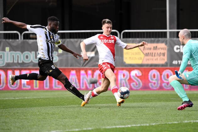17 ALEKSANDR GOLOVIN (MONA) - 08 ISMAEL TRAORE (SCO) FOOTBALL : Angers vs Monaco - Ligue 1 Uber Eats - 25 04 2021 AnthonyBIBARD FEP Panoramic 