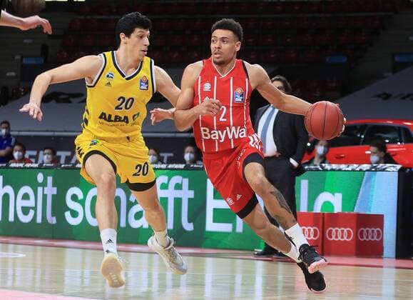 25.04.2021, BBL , FC Bayern Basketball vs Alba Berlin, Audi Dome Muenchen , im Bild: Simone Fontecchio (Alba Berlin) vs Wade Baldwin (FCB Basketball)
