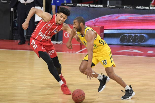 Zweikampf mit links Jason George (FC Bayern Basketball 1) und Jayson Granger (Alba Berlin 33),FC Bayern Basketball - Alba Berlin, Basketball, Basketball Bundesliga, 25.04.2021 Muenchen Bayern Deutschland