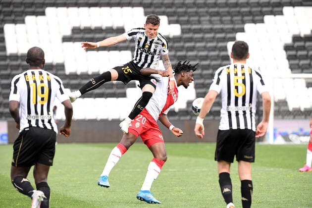 20 AXEL DISASI (MONA) - 15 PIERRICK CAPELLE (SCO) FOOTBALL : Angers vs Monaco - Ligue 1 Uber Eats - 25 04 2021 AnthonyBIBARD FEP Panoramic 