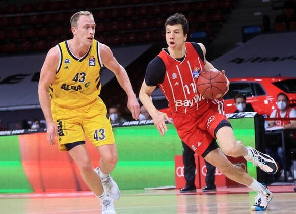 25.04.2021, BBL , FC Bayern Basketball vs Alba Berlin, Audi Dome Muenchen , im Bild: Luke Sikma (Alba Berlin) vs Vladimir Lucic (FCB Basketball)