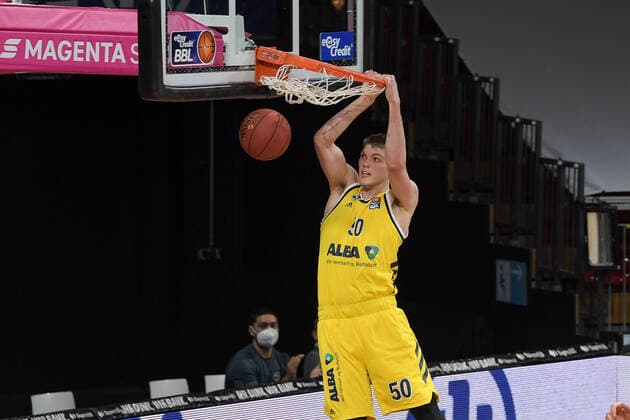 Dunk von Ben Lammers (Alba Berlin 50),FC Bayern Basketball - Alba Berlin, Basketball, Basketball Bundesliga, 25.04.2021 Muenchen Bayern Deutschland