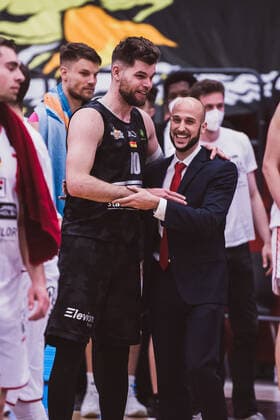 ProA: Playoffs - Artland Dragons vs. Science City Jena, 26.04.2021 Julius Wolf (Science City Jena, 10), Tuna Isler (Artland Dragons, Head Coach); ProA: Playoffs - Artland Dragons vs. Science City Jena am 26.04.2021 in Quakenbrueck (Artland Arena), Germany, Copyright: xBEAUTIFULxSPORTS Neddermannx