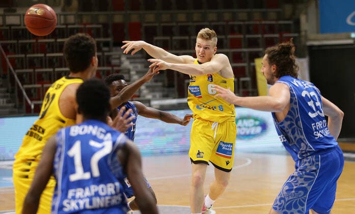 Ludwigsburg , Basketball easyCredit BBL Bundesliga , MHP RIESEN Ludwigsburg vs. Fraport Skyliners Frankfurt , Johannes Patrick ( Riesen )